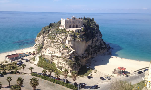 Santa Maria dell'Isola, Tropea